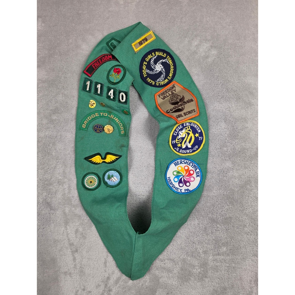 Vintage Girl Scouts Sash Kids One Size Green 1979 Freedom Valley Patches Pins